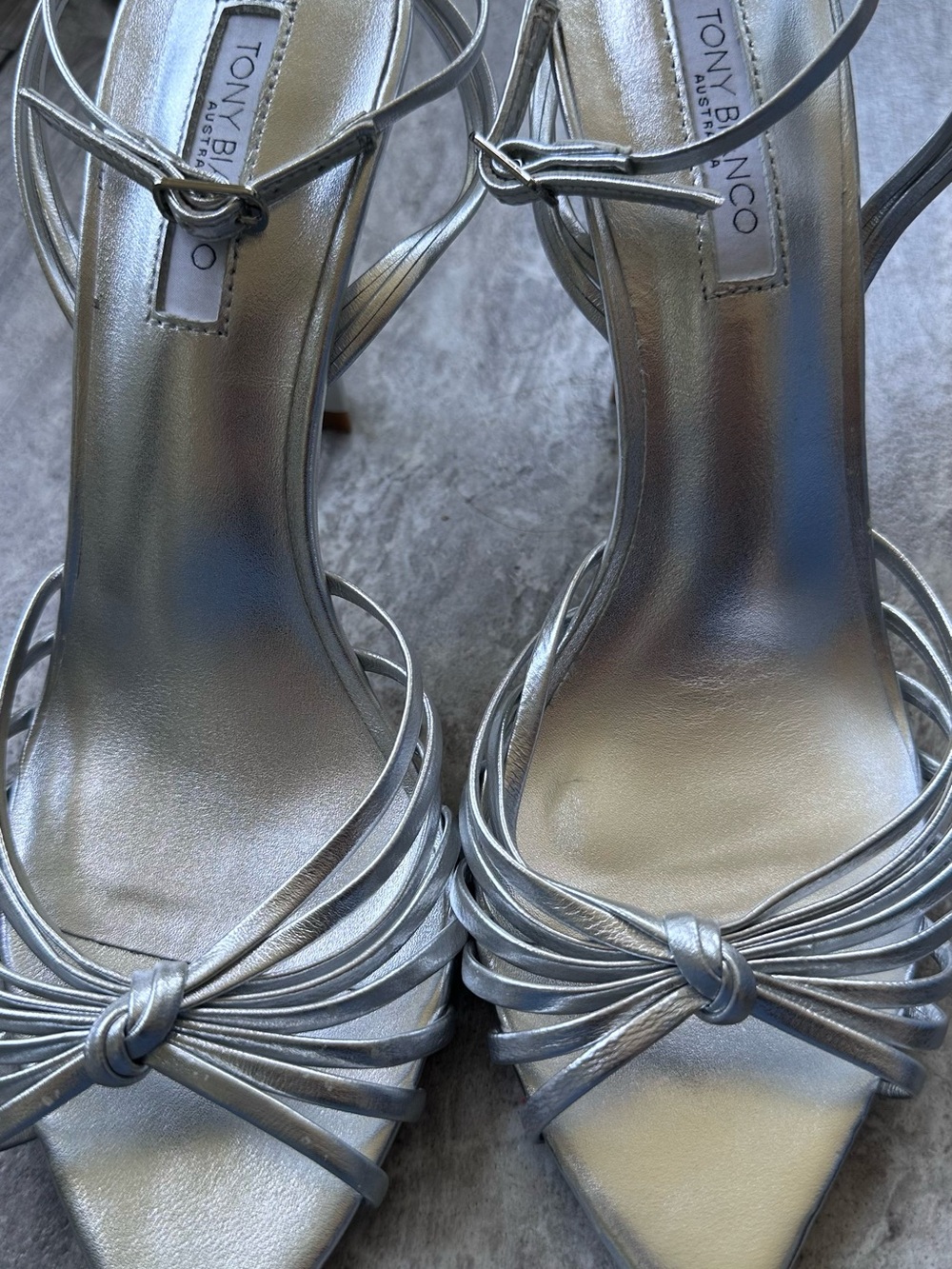 Tony Bianco Australia Silver Metallic Strappy Pointed Toe Heels Women’s Size 9